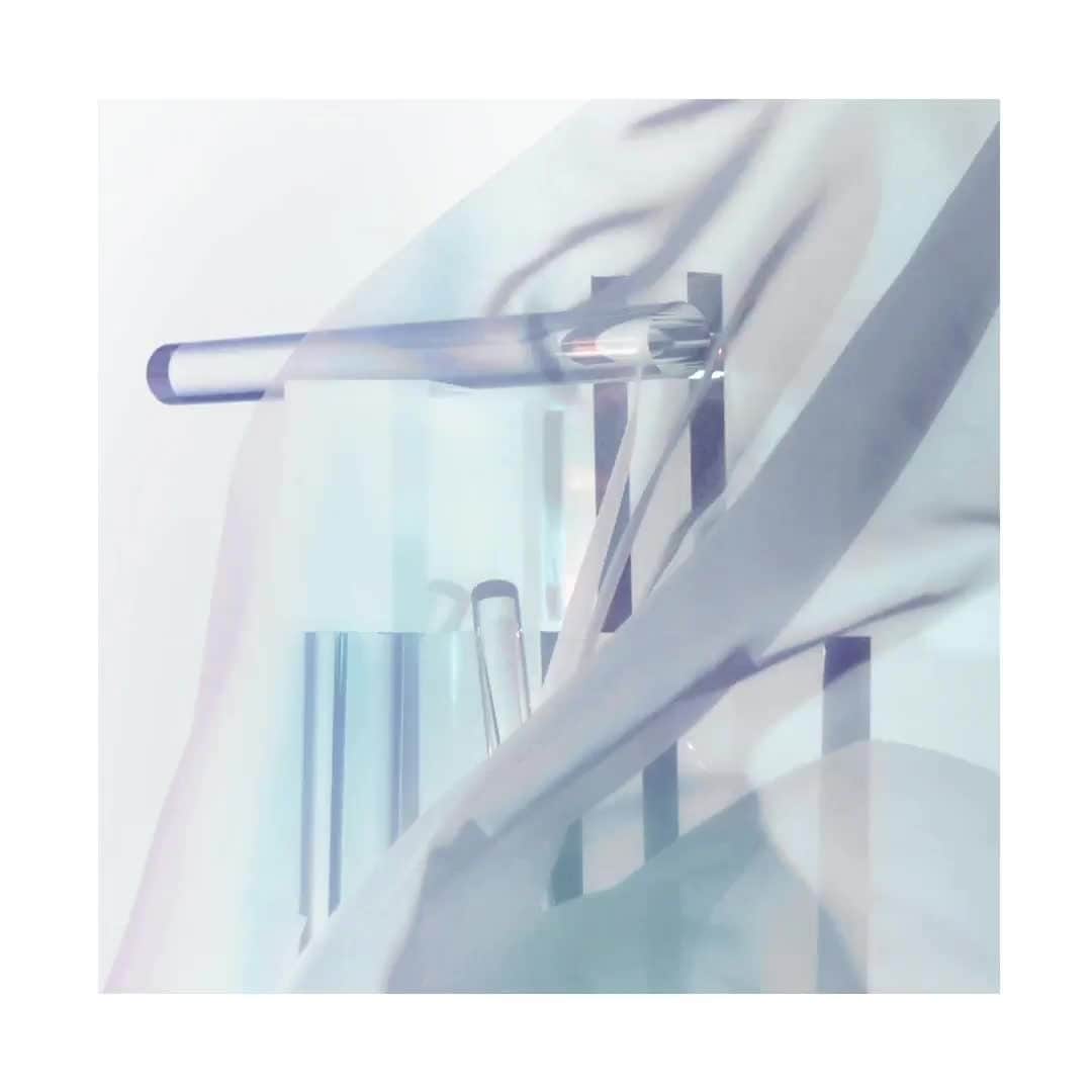 シルエットのインスタグラム：「So light, you have to pay attention. Silhouette’s unity of frames and lenses demonstrates the perfect contrast of strong, stable materials with ultimate lightness.⁠ .⁠ .⁠ .⁠ #silhouetteeyewear #tryitwearitloveit #eyeweardesign #luxuryeyewear#fashioneyewear #opticalframes」