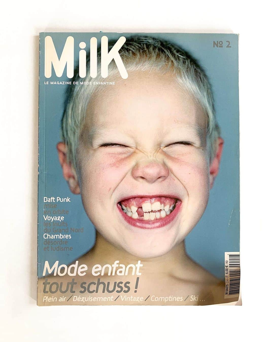 あだちなみさんのインスタグラム写真 - (あだちなみInstagram)「本棚より📚 『Milk』No.2  こんなモードな子供のライフスタイル雑誌があるなんて、と鼻息荒く手にした当時。 もう15年以上前になる。 誌面で使われている色に心鷲掴みになりながら、No.2、3、4は特によく見ていた（読んではいない）から手垢だらけ。 創刊号がなくて買えなかったのが悔やまれる。 当時洋書で取り寄せていたから、これは（16年前で）一冊3,450円！！毎号この値段で買っていたなあ。  いつからか買わなくなってしまったけれど、集めた分は今も本棚に。 またあの時みたいに衝撃を受ける雑誌に出会いたい。 （No.2と11は好きな表紙♡） . @milk_magazine #milkmagazine」5月20日 9時08分 - adachi_nami