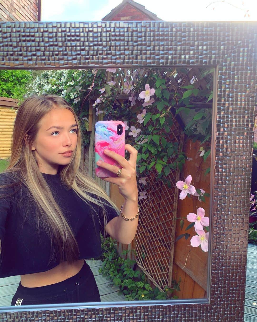 コニー・タルボットのインスタグラム：「🌸 🌸 🌸 🌸 🌸 🌸 🌸 🌸 🌸  Posting at nearly 2am because what is sleep now?😚💘love you.」