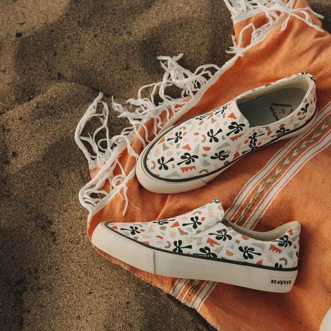 シービーズのインスタグラム：「Introducing the Will Bryant Hawthorne. ⁣ ⁣⁣ ⁣Designed in collaboration with our friends at Huckberry, and world-renowned artist @willbryantplz ⁣⁣ ⁣Shop the link in our stories 🌴」