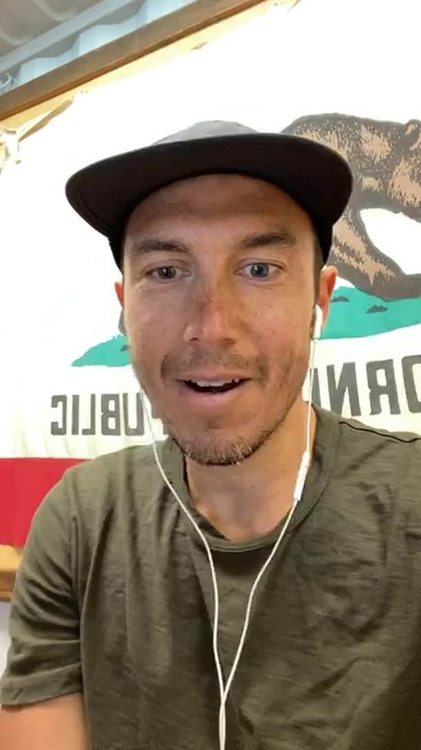 クリス・バーカードのインスタグラム：「Conversation with Alex Honnold about climbing, solar initiatives, diet and a ton of other good things!」