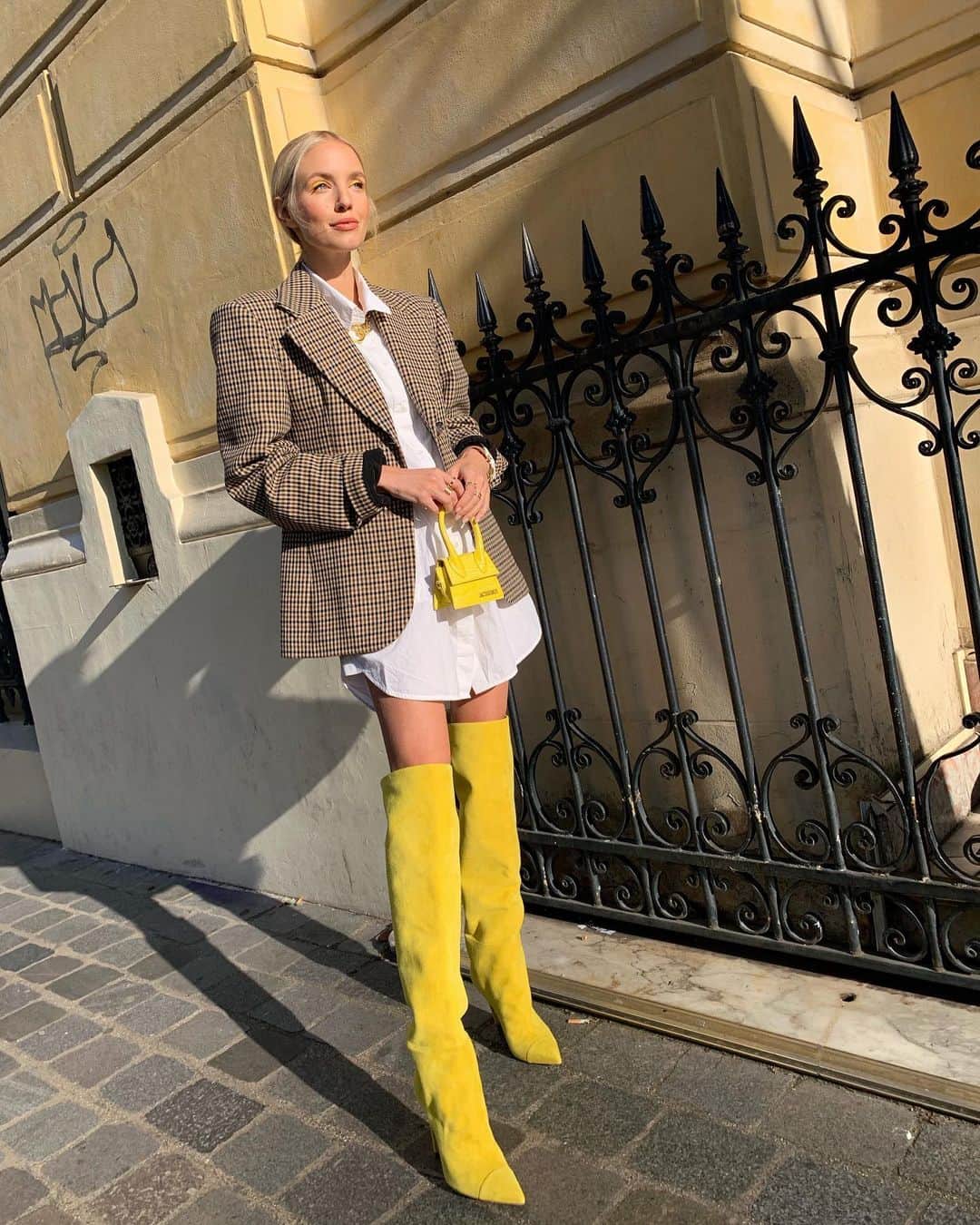 レオニー・ハンネさんのインスタグラム写真 - (レオニー・ハンネInstagram)「In the mood for yellow 🍌 Anzeige/BrandsTagged #Jacquemus #Gucci #Khaite」5月20日 1時00分 - leoniehanne