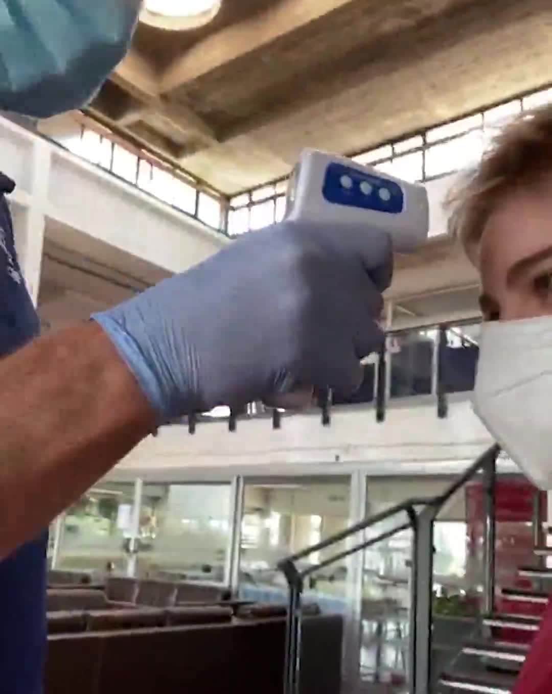 ベアトリーチェ・ヴィオのインスタグラム：「Temperatura ok 👌🏻 Si torna nel mio mondo a tirare di scherma 🤺 . . . #Federscherma #Scherma #Paralympics #COVID19」