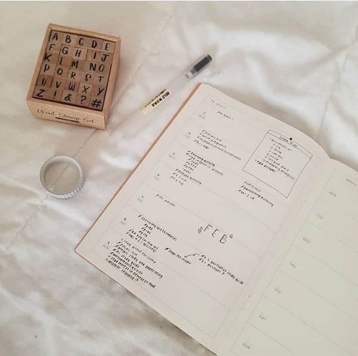MUJI USAさんのインスタグラム写真 - (MUJI USAInstagram)「Planning out the days and weeks can amp up productiveness and keep you on track and organized.  Create your own creative spreads and schedules with a simple notebook and pen. 📷 MUJI by @cait.ligraphy #muji #mujiusa #stationery #MUJIbyYou」5月20日 1時09分 - mujiusa
