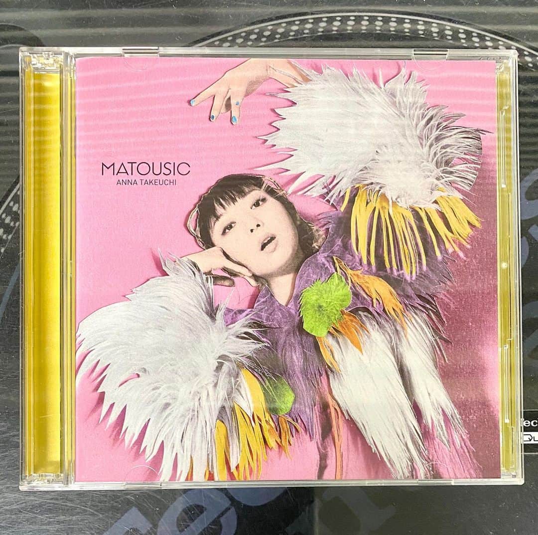 江口寿史のインスタグラム：「『MATOUSIC』竹内アンナ  さて仕事しよ。最近のお気に入り。」
