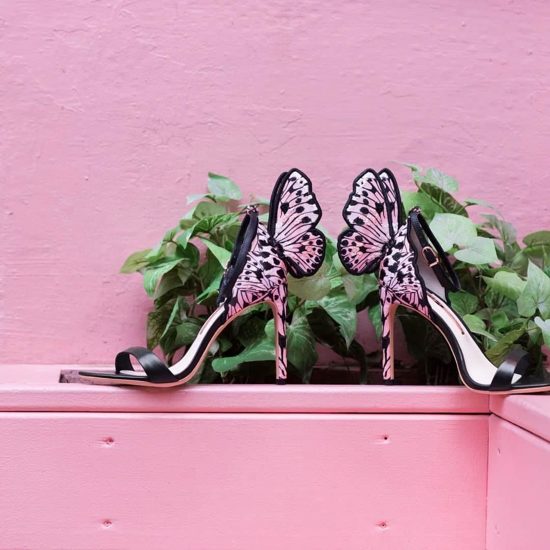 Bloomingdale'sさんのインスタグラム写真 - (Bloomingdale'sInstagram)「Breaking out our flyest @SophiaWebster heels this #Shoesday 💖🌸 . . . . . . #SophiaWebster #TuesdayShoesday #HeelLover #PartyShoes #Shoefie #Bloomingdales」5月20日 1時22分 - bloomingdales