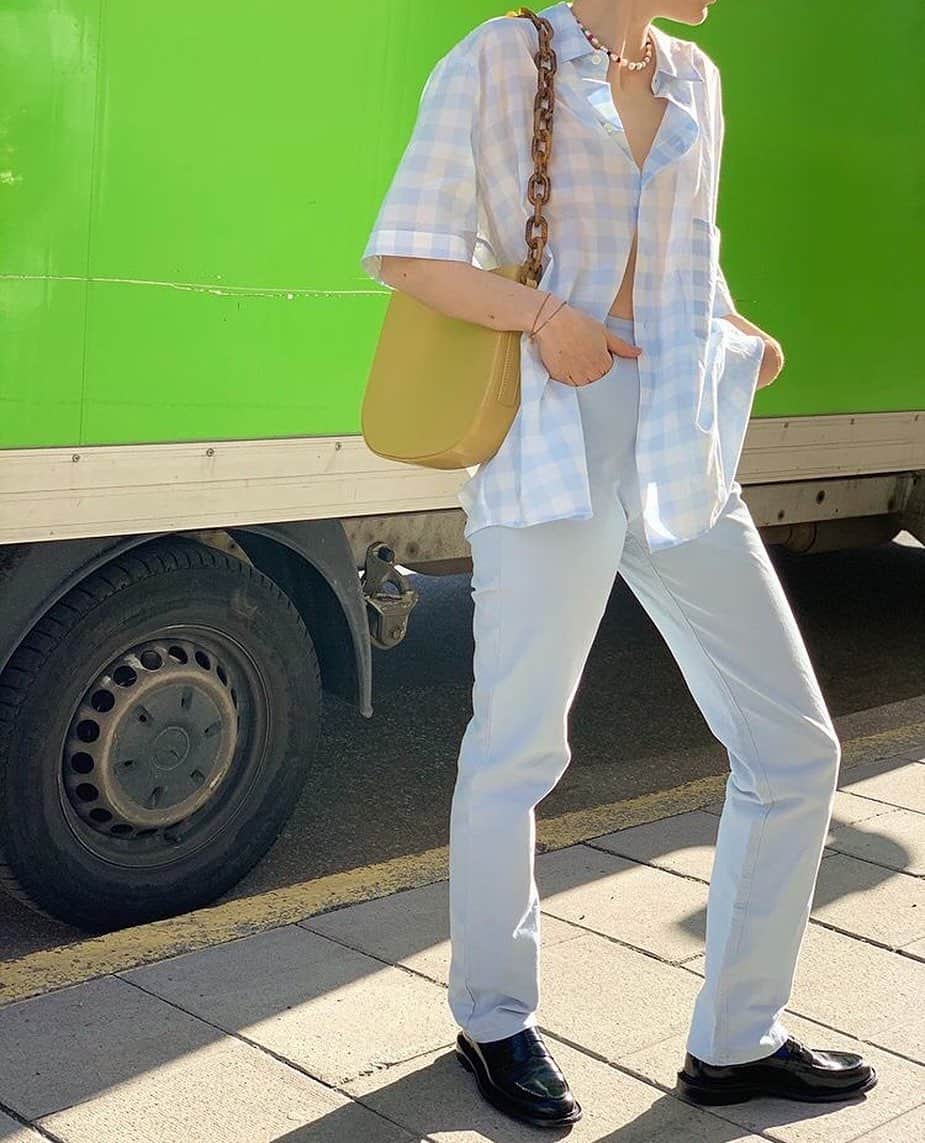 のインスタグラム：「Our Pre Autumn short-sleeved shirt checked all of @emmafridsell's boxes for the perfect ”I-overslept-garment”.⁠⠀ ⁠⠀ Soon available online and in stores! ⁠⠀ ⁠⠀ #hopestockholm #ps20⁠⠀ ⁠⠀ ⁠⠀」