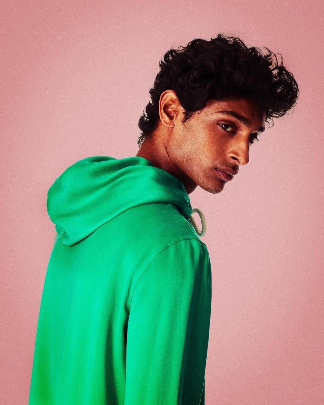ランバンのインスタグラム：「Emerald green satin hoodie from the #LanvinSS20 collection, available via link in bio.  #Lanvin」