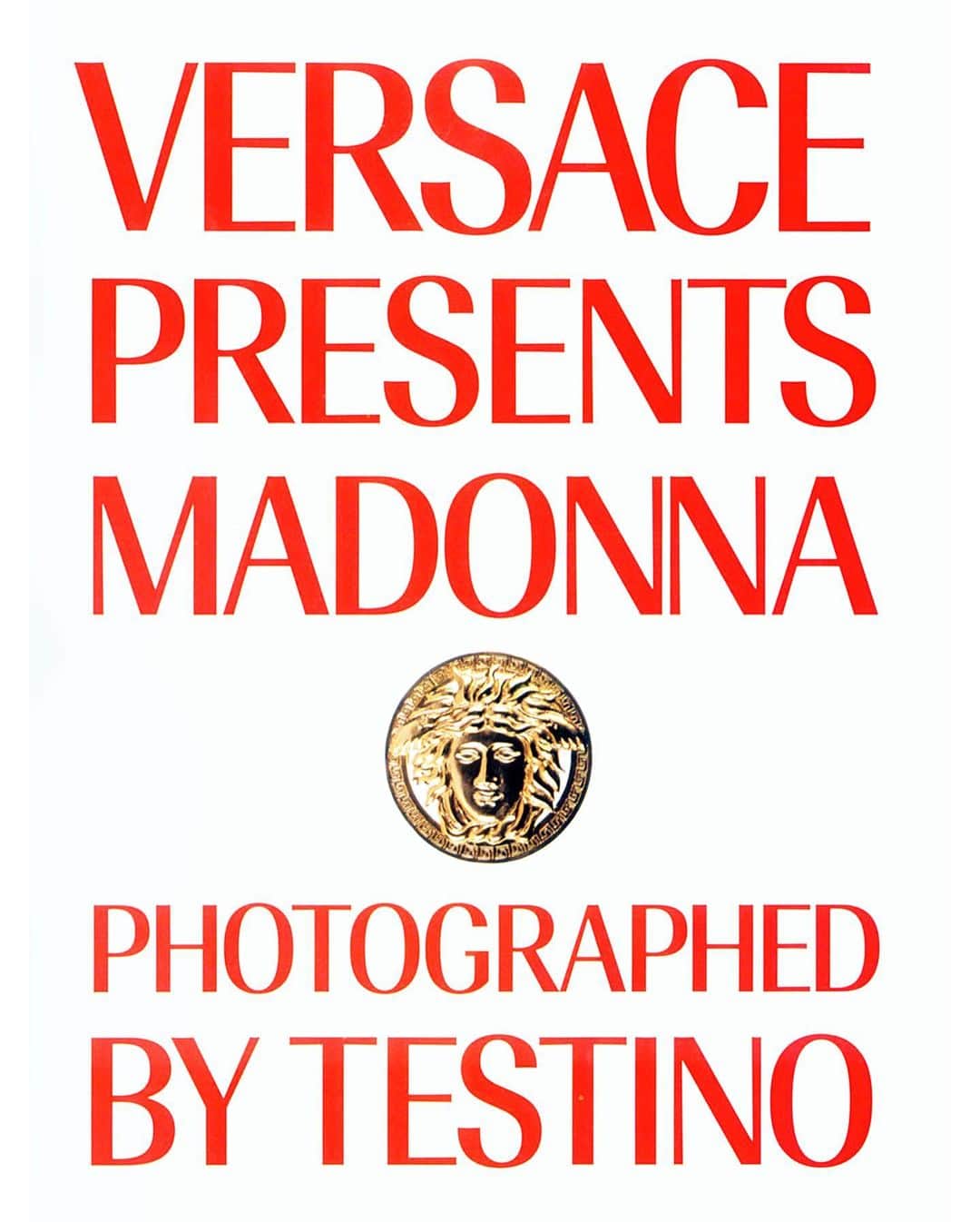 マリオ・テスティーノさんのインスタグラム写真 - (マリオ・テスティーノInstagram)「One day in the early 90’s, I got a call from Madonna asking me to photograph her for Versace. I had not done campaigns of that level before, Gianni Versace was the most famous designer, and I had not worked with someone like Madonna, so I was very surprised.⁣⁣ Shooting the campaign was funny as at the time I only worked in daylight and there were no daylight studios in Milan where the campaign was being shot.  So, I found a disused building with large windows. Donatella was mortified by the prospect of taking Madonna to that place so she decorated it all bringing in furniture, curtains, flowers and scented candles. Later, when I presented the photos to Gianni, he said to me “I knew you understand clothes.”⁣ The campaign came out with a page saying ‘Photographed by Testino’. Only the Kings of photography were called by their surnames, such as Penn, Avedon, Newton… It was to be the beginning of a relationship that lasted a long time and created a whole new world for me. ⁣⁣ -⁣⁣ Un giorno agli inizi degli anni '90 ricevetti una telefonata da Madonna, che mi chiedeva di fotografarla per Versace. Non avevo fatto campagne di quel livello prima, Gianni Versace era il designer più famoso e io non avevo mai lavorato con qualcuno come Madonna, per questo restai veramente sorpreso. ⁣⁣ Lavorare alla campagna è stato divertente perché a quel tempo io scattavo solo con la luce naturale e non esistevano studi per quello a Milano dove la campagna doveva essere fatta. Così trovai un palazzo abbandonato con grandi finestre. Donatella era mortificata dall'idea di portare Madonna in quel posto, così decise di decorarlo con tende, fiori e candele profumate. Più tardi, quando mostrai le foto a Gianni, lui mi disse "Sapevo che avresti capito gli abiti."⁣⁣ La campagna uscì con una pagina che diceva 'fotografata da Testino'. Solo i re della fotografia erano chiamati con il cognome, come Penn, Avedon, Newton... È stato l'inizio di un rapporto durato molto tempo e che ha creato per me un mondo completamente nuovo.⁣⁣ -⁣⁣ My new publication ‘Ciao’ is now available to purchase, click the link in bio. ⁣⁣⁣⁣⁣⁣⁣⁣ -⁣⁣ #MarioTestino #GianniVersace #Versace #Ciao #Italy #Milan #Taschen #2020」5月20日 2時42分 - mariotestino