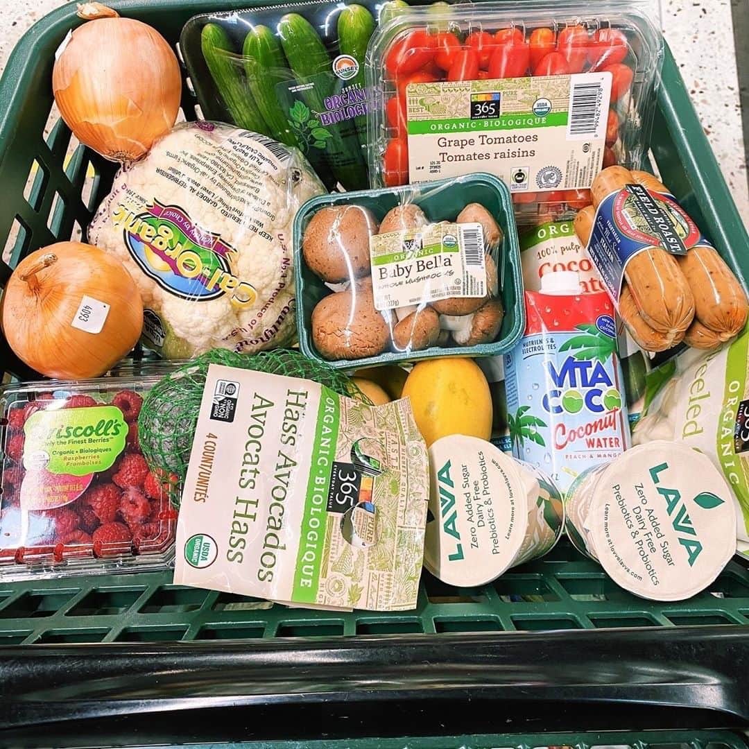 Vita Coco Coconut Waterのインスタグラム：「Name three things you'd make using these groceries!」