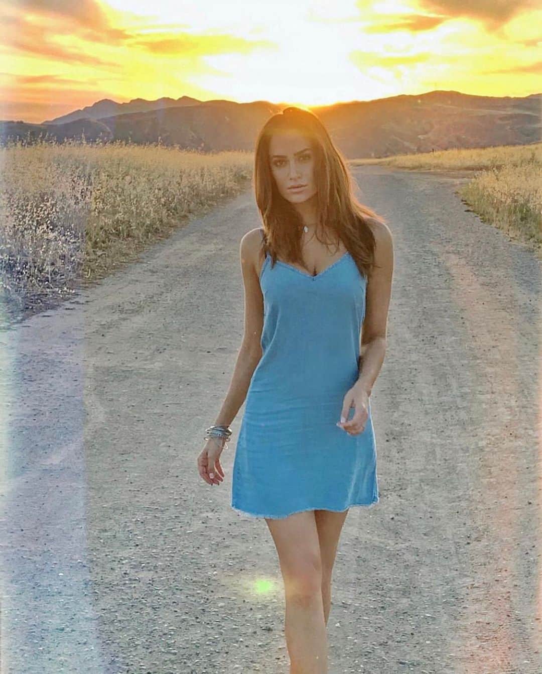 ドナ・フェルドマンのインスタグラム：「The best view comes after the hardest climb . . .」