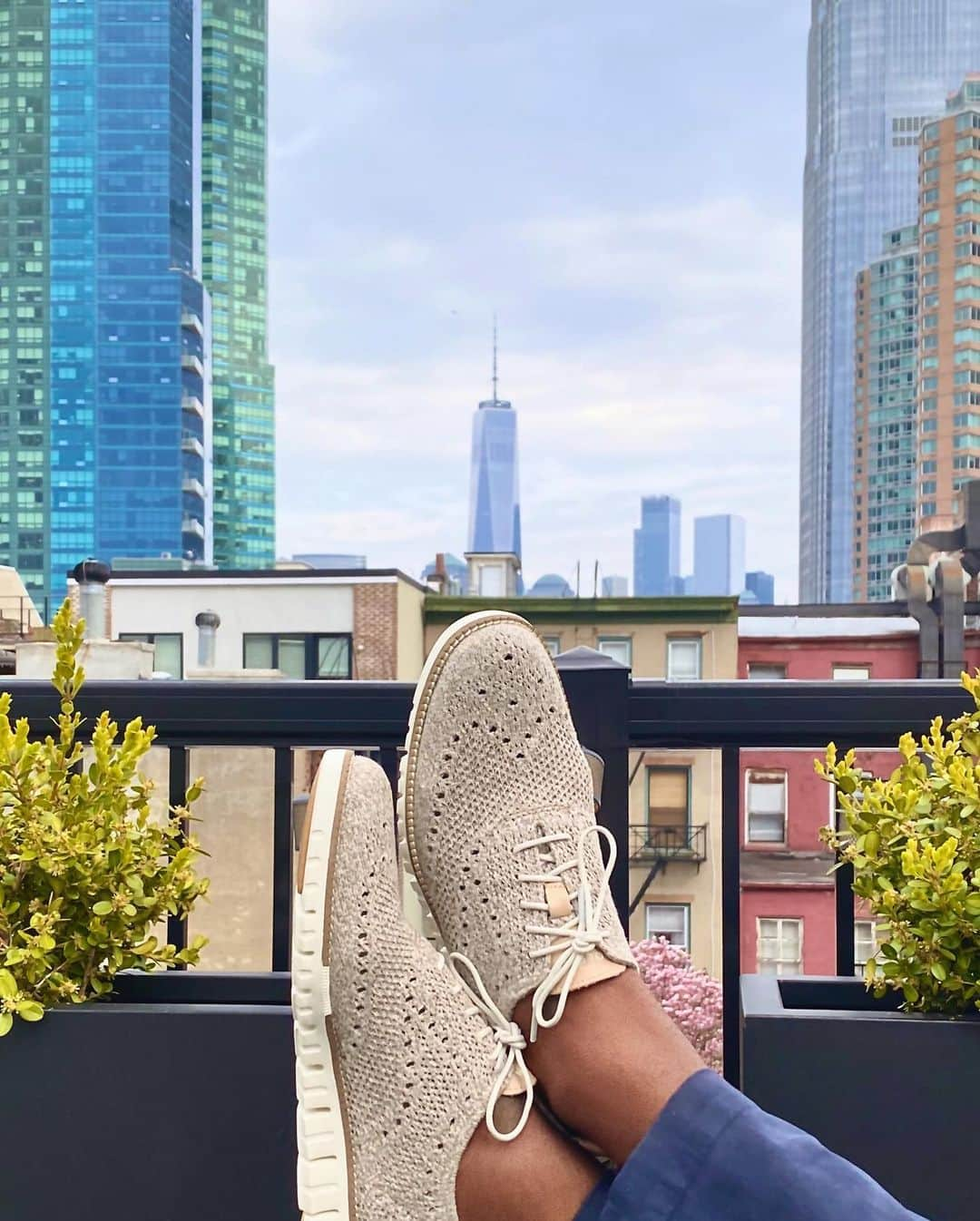 Cole Haanさんのインスタグラム写真 - (Cole HaanInstagram)「What a view! Aniekan, our Director of Digital Design, shows off his most-loved spring styles.」5月20日 4時23分 - colehaan