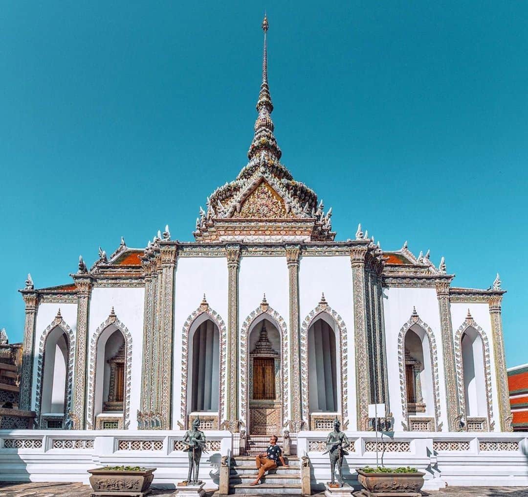 The Peninsula Hotelsさんのインスタグラム写真 - (The Peninsula HotelsInstagram)「Bangkok's Grand Palace, a majestic site to take in the history and culture of the Thai Kingdom. 📷: @humminglion. ⁣ ⁣ ⁣ ⁣ ⁣ ⁣ ⁣ ⁣ #peninsulahotels #luxuryhotelexperience #luxuryexperience #hotellifestyle #fivestarservice #fivestarhotels #fivestarhotel #peninsulastay #peninsulahotelroom #beautifulhotelrooms #beautifulsuites」5月20日 5時51分 - peninsulahotels