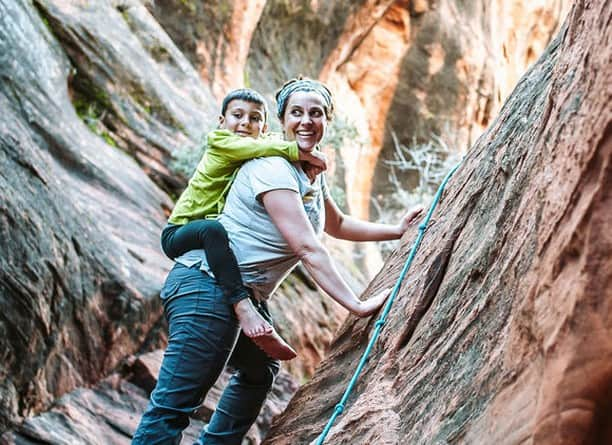 オボズさんのインスタグラム写真 - (オボズInstagram)「The next episode of the True to the Trail Podcast is live! ⠀ 🎙️🎙️🎙️⠀ Hear a conversation with @hikingmyway founder Shanti Hodges on getting families outdoors, and the power of women’s adventure groups. ⠀ ⠀ Click the link in our bio to listen.⠀ .⠀ .⠀ .⠀ .⠀ #truetothetrail #podcasts #hikingmyway #hiking #diversity #DEI #familyhiking #familycamping #womensretreats」5月20日 5時48分 - obozfootwear