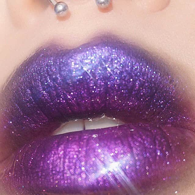 Sayaka Obaraのインスタグラム：「💗💜🖤 @fentybeauty #stunna lip paint in #uninvited  @meltcosmetics #meltultraviolet blushlight. @lindahallbergcosmetics #infinityglass . #tb #fentybeauty #meltcosmetics #lindahallberg」