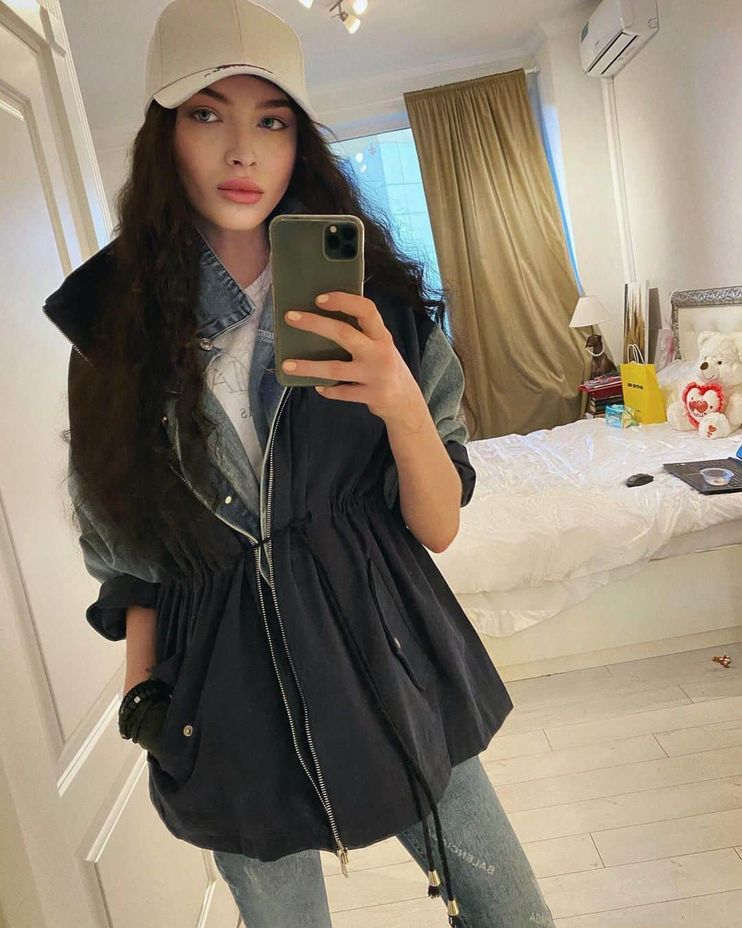 Alena Shishkovaさんのインスタグラム写真 - (Alena ShishkovaInstagram)「🧛‍♀️」5月20日 6時13分 - missalena.92