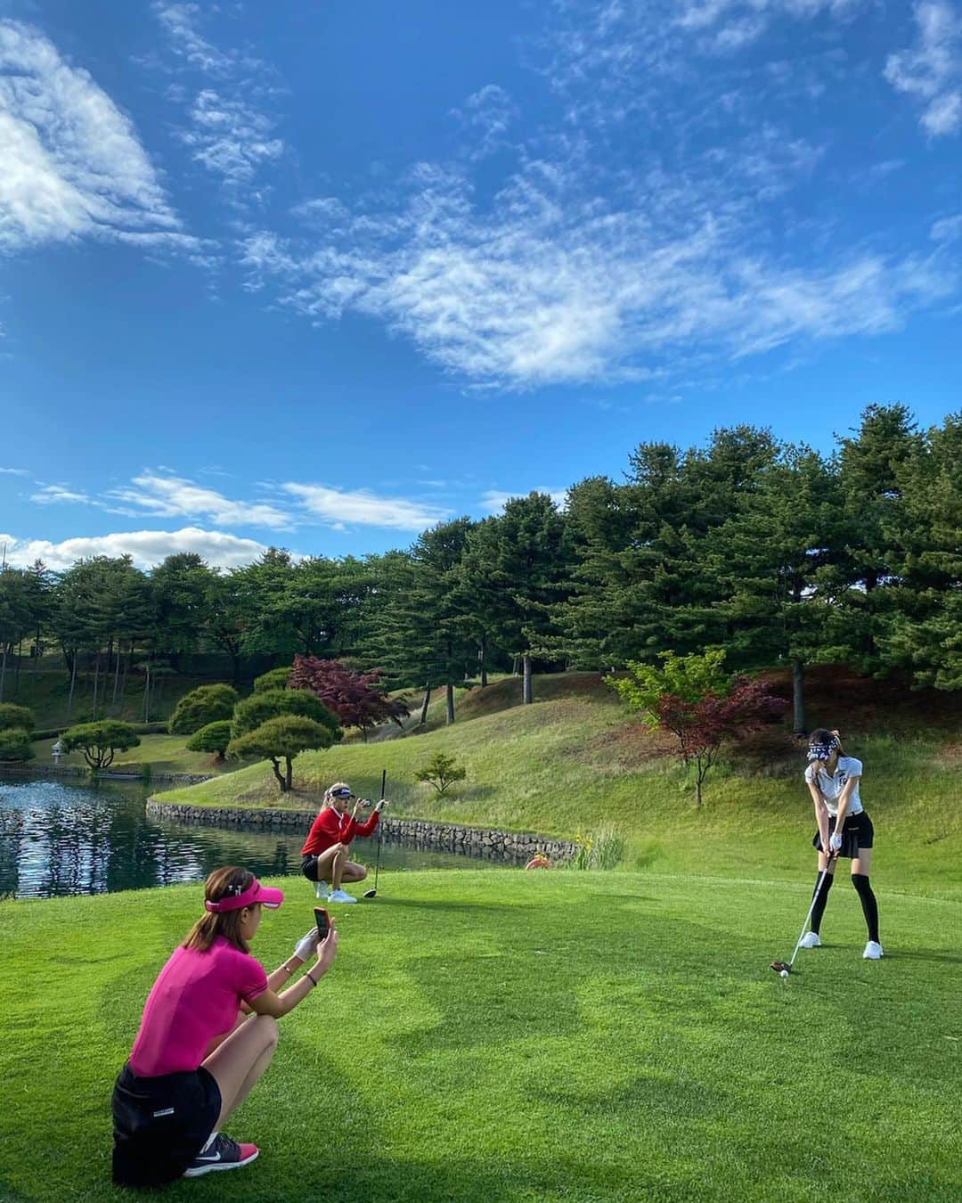 ハン・ジウンさんのインスタグラム写真 - (ハン・ジウンInstagram)「- 골린이 한달차에 겁없이 머리올리고 왔어요🐥⛳️ 내인생 첫 티샷의 순간🥰너무 행복했지모예요💕💕 함께해준 언니동생님 고맙습니다아앙♡ - - #태광cc #⛳️」5月20日 6時21分 - jieun_han