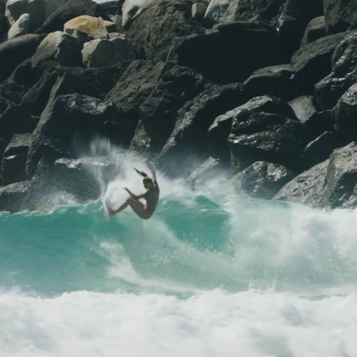 レイキー・ピーターソンのインスタグラム：「Little 2 banger 🤗 ⚡️ // video @nickpollet」