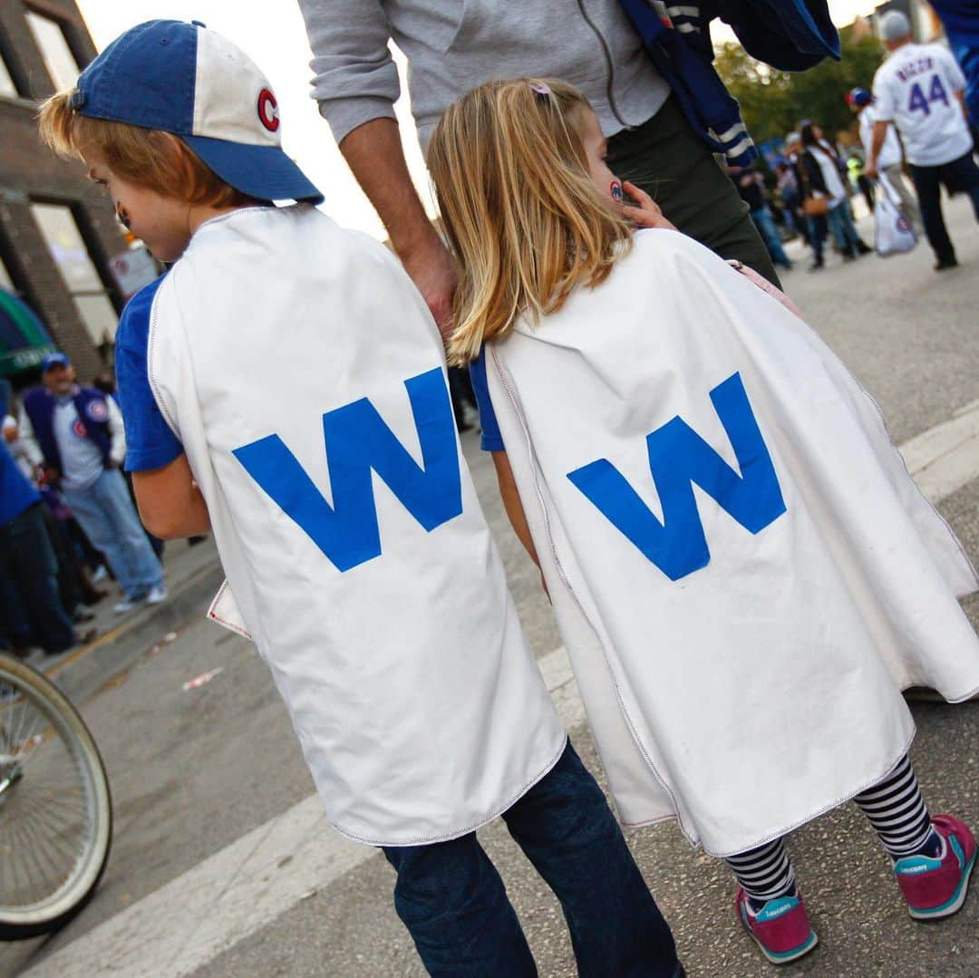 シカゴ・カブスさんのインスタグラム写真 - (シカゴ・カブスInstagram)「#CubsCollection: W Flag. The simplicity of a blue W on a white flag has become an enduring symbol of Cubs pride, but its origins date back over a century. When the Wrigley family owned the team in the 1920s, Catalina Island was the home of Cubs Spring Training. Players and fans were ferried to the facility by Wilmington Transport, whose ships flew a blue flag with a white W. The flag took on a new meaning in the 1930s when it began to fly atop the scoreboard after wins to alert El passengers of the outcome of the game. When Ernie Banks’ number was retired in 1982, he was honored with a white flag with blue pinstripes, prompting the color of the win flag to be changed to its current white background. Not only does the flag still fly from yardarm after each Cubs win, fans enthusiastically unfurl their own in the stands post-game, creating a sea of Ws. Find more photos on Facebook.com/Cubs.」5月20日 6時49分 - cubs