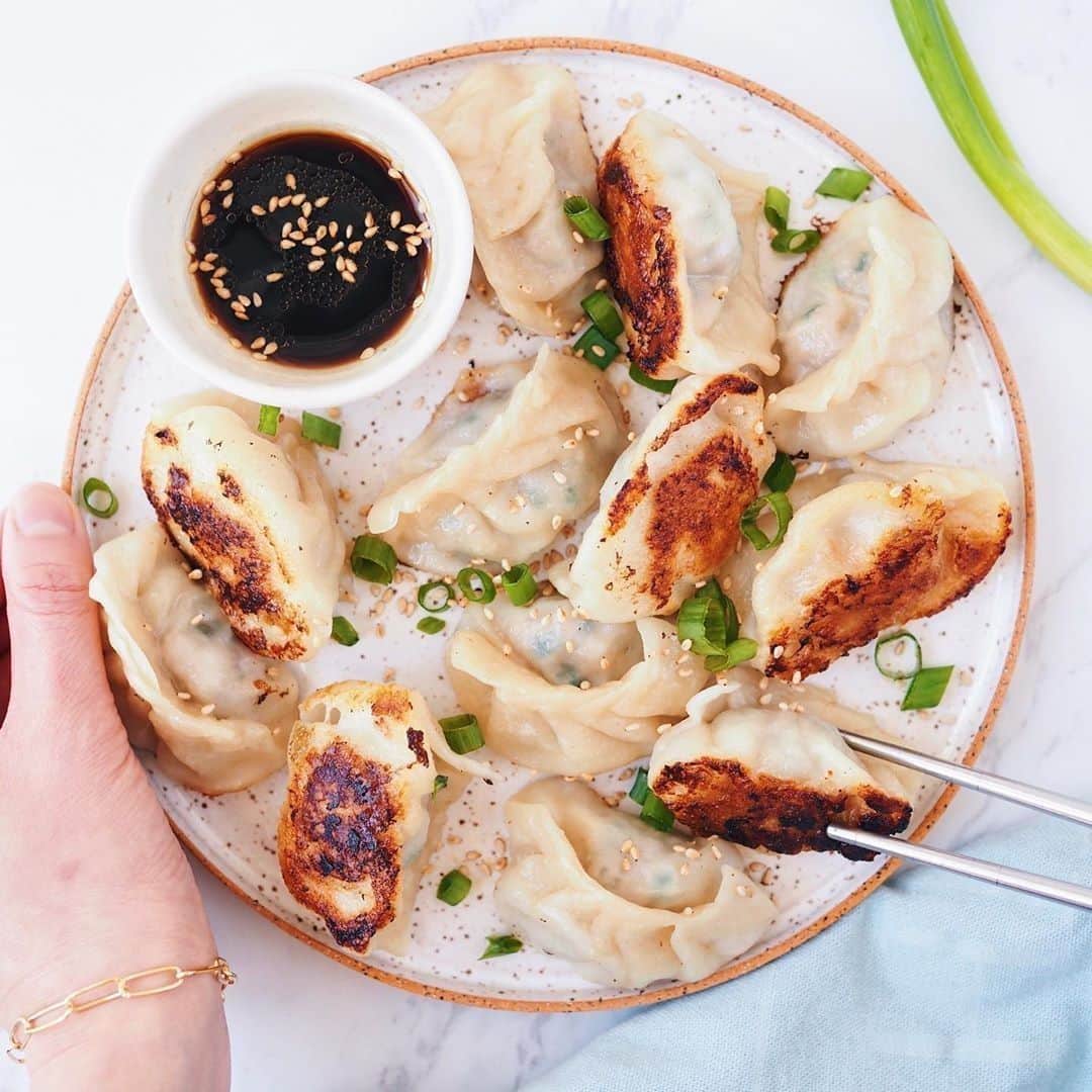 Lee Kum Kee USA（李錦記）さんのインスタグラム写真 - (Lee Kum Kee USA（李錦記）Instagram)「@christieathome is back at it again with these incredible Chinese Pork and Chive Dumplings! Head to her profile for the recipe!」5月20日 7時07分 - leekumkeeusa