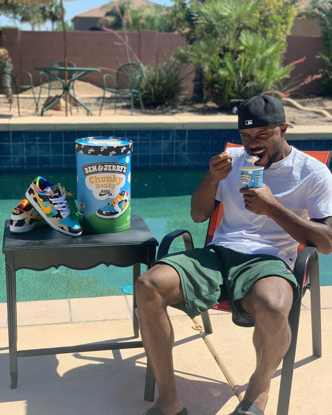 ダショーン・ジョーダンのインスタグラム：「@nikesb x @benandjerrys 😍🍨🥄」