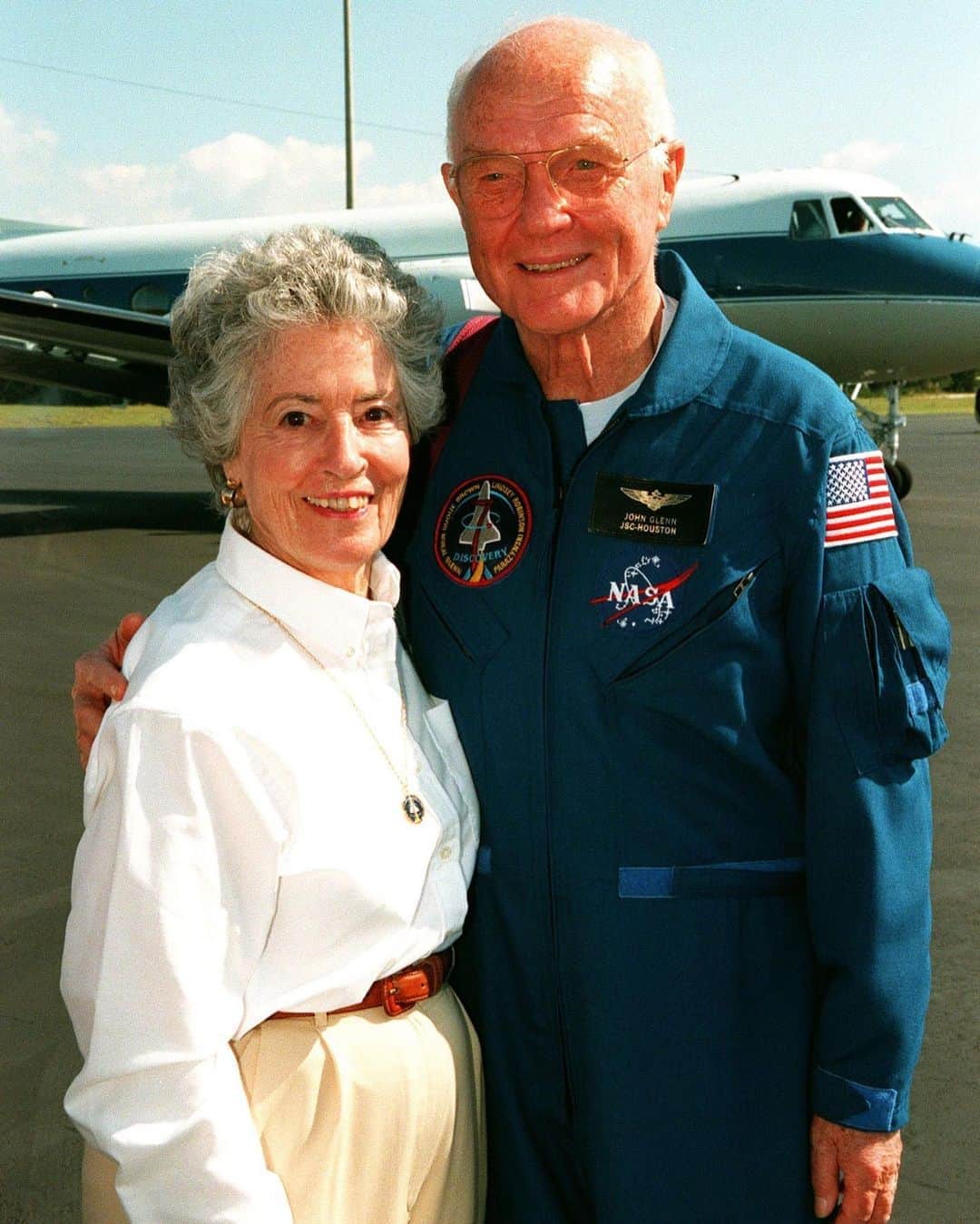 スコット・ケリーのインスタグラム：「Saddened to hear of the loss of Annie Glenn, known for being an advocate for those with speech disorders and the wife of former Astronaut and US Senator John Glenn. I remember Annie as a kind person genuinely interested in talking to a newbie astronaut. Godspeed, Annie Glenn.」