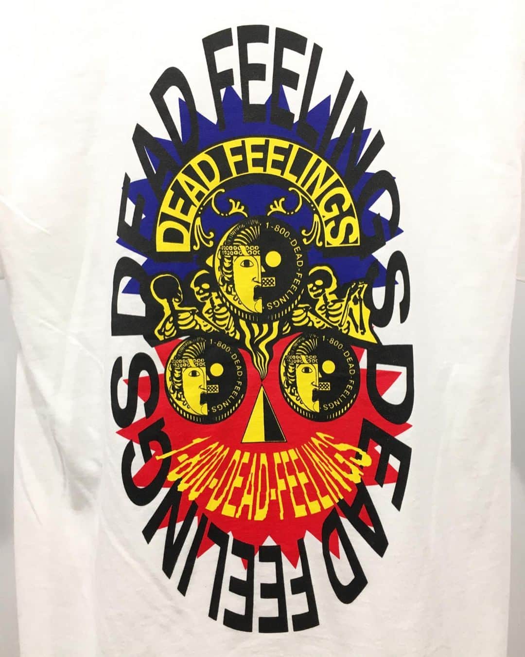ケンゾーミナミのインスタグラム：「From 09/06/2019, images from the presentation for DEAD FEELINGS SS20 in Tokyo + Repost from @store50910jp 『THE MASK / WHITE - BLACK』have been available at places like @coverchord @store50910jp @redtriangle_official .  2019年9月6日、DEAD FEELINGS 春夏20のプレゼンテーション用のサンプルからの画像+ @store50910jp より。『THE MASK / ホワイト - ブラック』@coverchord @store50910jp & @redtriangle_official 等で発売中。 . @nepenthes_newyork @nepenthes.official #kenzominami」