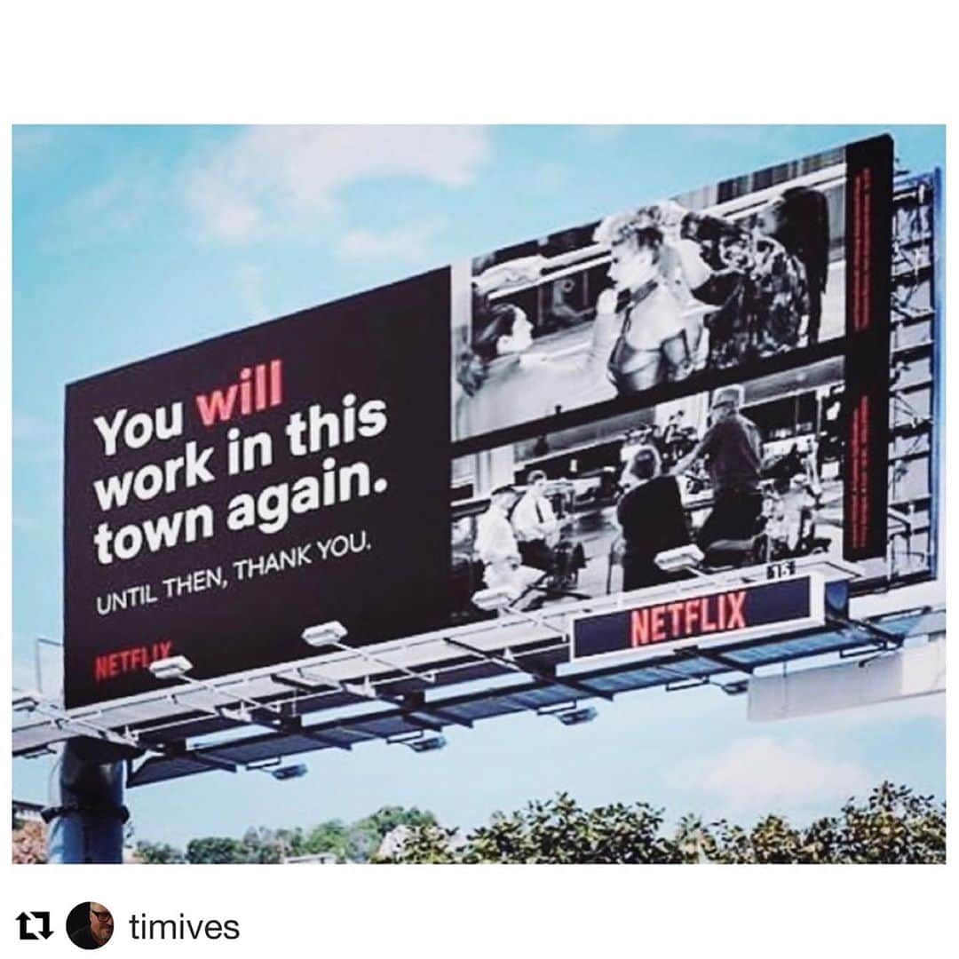 ゾージア・マメットさんのインスタグラム写真 - (ゾージア・マメットInstagram)「#Repost @timives  A little love from Netflix spotted in Hollywood today. Nice.  I love this so much. Thank you @timives for sharing and thank you @netflix for the positivity. This made my day. 💛✨💛✨💛」5月20日 8時11分 - zosiamamet