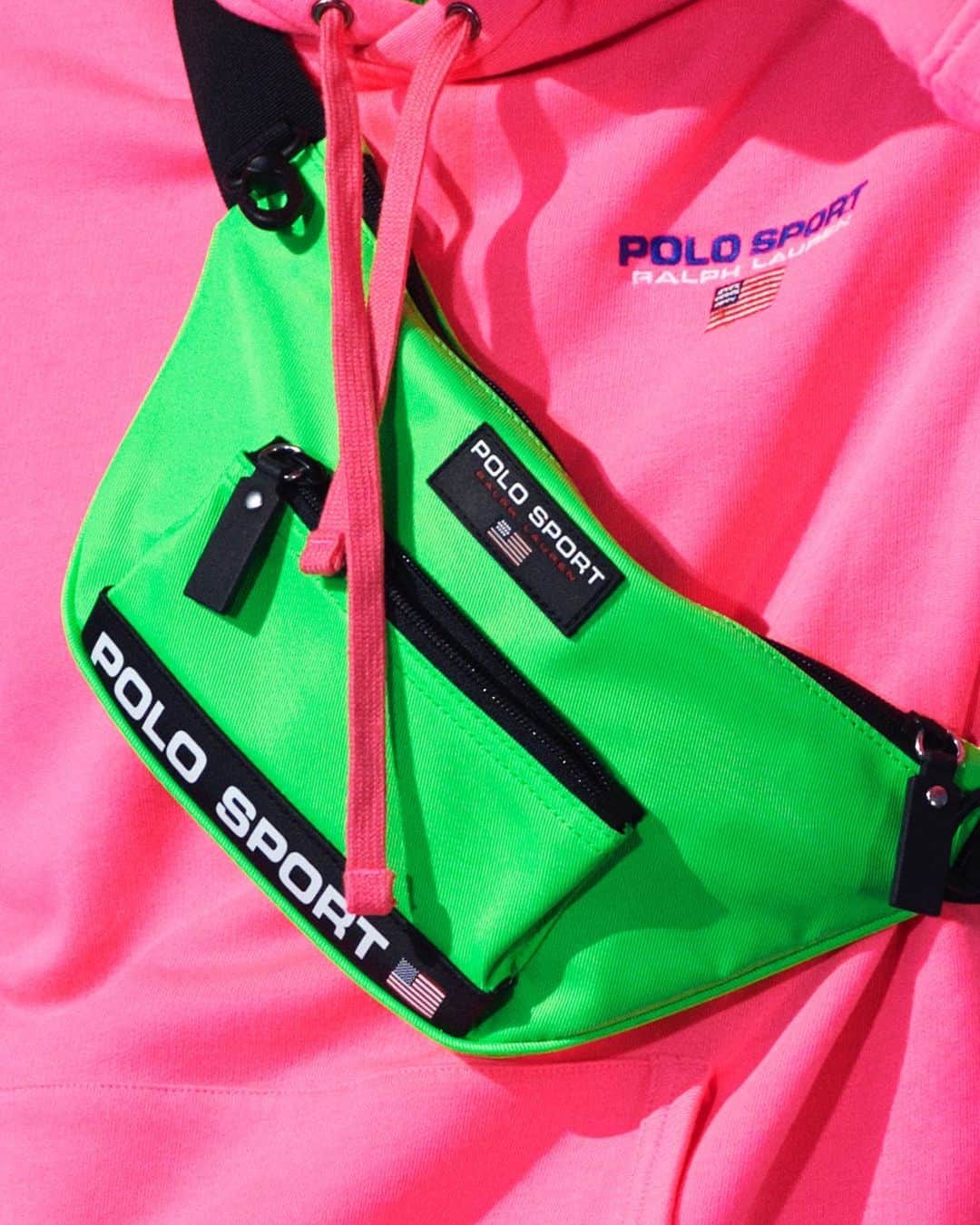 Polo Ralph Laurenさんのインスタグラム写真 - (Polo Ralph LaurenInstagram)「Introducing the #PoloSport Waist Pack – return to the classics with detailing reminiscent of the '90s original in vibrant neon.  Explore the full Polo Sport collection via the link in bio.  #PoloRalphLauren #PoloRLStyle」5月20日 8時15分 - poloralphlauren