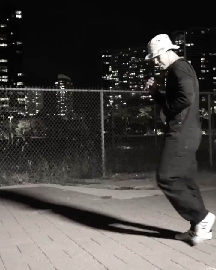 Shing02のインスタグラム：「"We're the answer to questions sparked in the dark, we're the fuel to the quest for the inner god"  #Repost @hijck 👑 ・・・ Kingsway pt.3 • 🎥 @j.boogx 🎼 @beats_by_jack_the_rip」