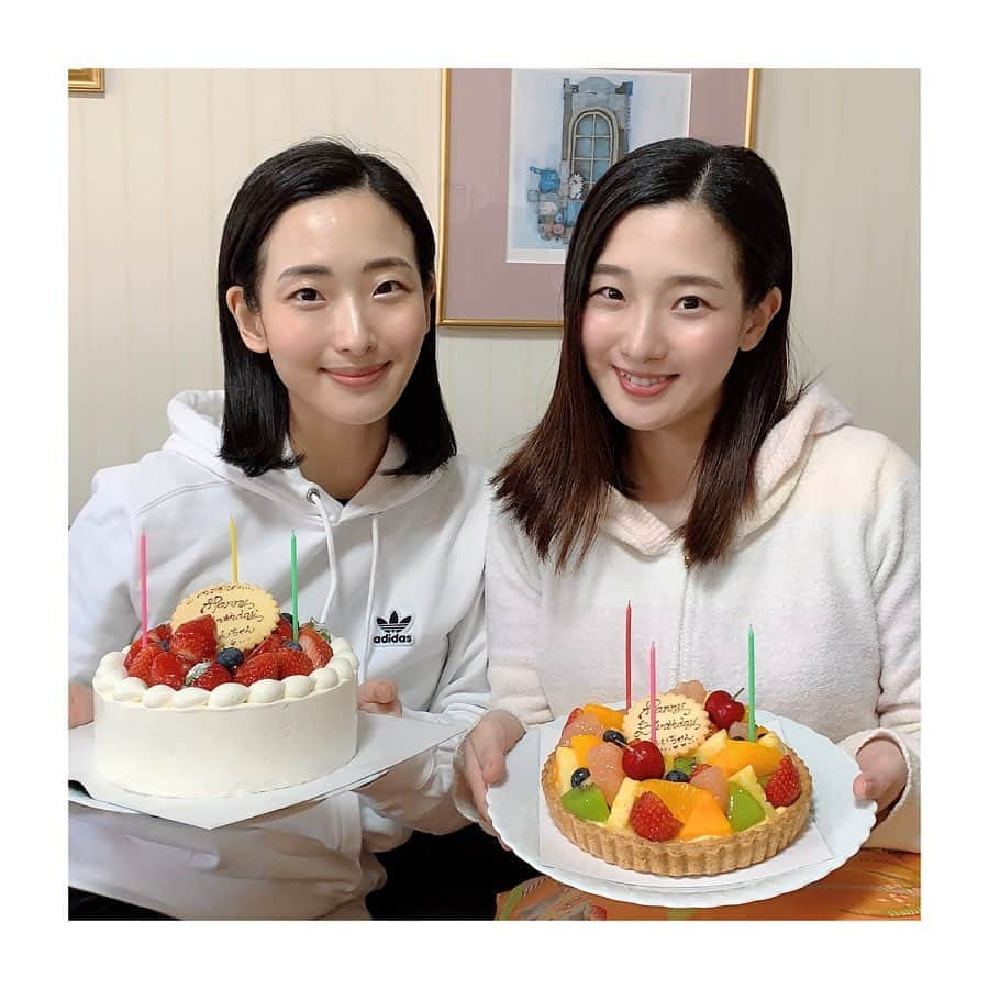 すみれ乃麗さんのインスタグラム写真 - (すみれ乃麗Instagram)「本日、誕生日です🤩. Happy birthday to us❣️ . . 家族が在宅勤務のため日中は実家で過ごしてますが、、、常にステイホームな為、1ヶ月に何回お化粧してるかな？と考えてしまうくらい、いつもスッピンで過ごしてます😅. . でも❣️今日は誕生日なので一応お化粧✨…なんともステイホーム感満載のゆるっとした雰囲気だだ漏れの写真です笑🤣💦 . . いつ、日常が戻るのか…. ステイホームが日常になっていくのか…. . 蘭乃出演予定の朗読劇『星と光の旅』も、6月に延期公演が予定されてましたが、再度延期が決定しました💦. 早く安心してお出かけできる日が来ますように…🙏✨✨✨ . . そして！今晩の蘭乃のインスタライブ💓みなさんも是非遊びにいらしてくださいね😇💕💕💕」5月20日 17時52分 - reisumireno