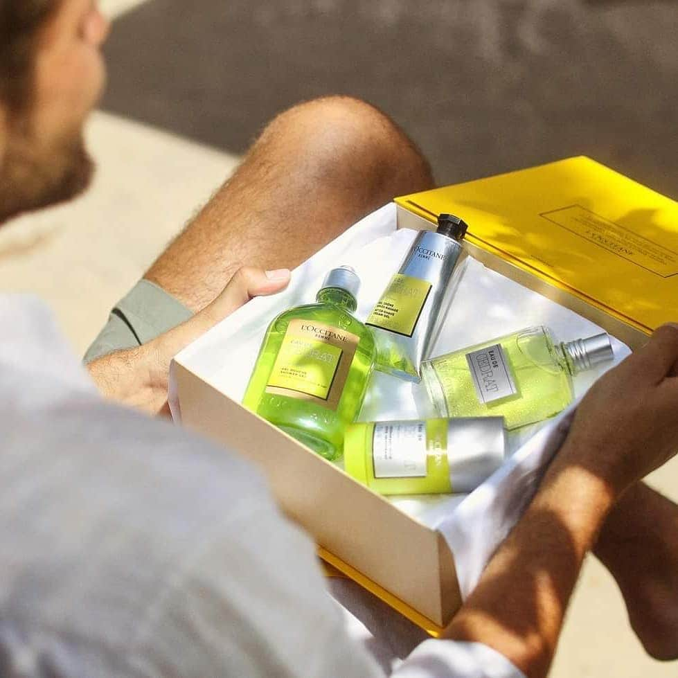 L'OCCITANE en Provenceさんのインスタグラム写真 - (L'OCCITANE en ProvenceInstagram)「【ロクシタンのメンズライン🍋】シトラス弾ける爽快でビターな香りで、地中海の風を、いつもそばに。﻿ ﻿ 地中海コルシカ島で育まれ、﻿ レモンの原種ともいわれるセドラ🍋﻿ ﻿ そんな”太陽の果実”にシダーやナツメグの﻿ ビターなスパイスを効かせた﻿ セドラのオードトワレは﻿ 男性へのギフトにぴったり！﻿ ﻿ シトラスフルーツならではの﻿ 爽やかでフレッシュな香りに入り混じる﻿ 奥深くウッディな芯の強さは、﻿ 自分を貫き、颯爽と大胆に生きる﻿ 大人の男性像をイメージさせます。﻿ ﻿ 【香調】グランシトラス﻿ ﻿ Head: ベルガモット、セドラ﻿ Heart: ナツメグ、ブルージンジャー﻿ Base: シダー、カシミアウッド﻿ ﻿ みずみずしいシトラスに、﻿ ビターな個性が重なり合って。﻿ ﻿ じめじめとして過ごしづらい梅雨を﻿ 吹き飛ばすような爽やかな香りは、﻿ おうち時間のリフレッシュにも🍋﻿ ﻿ そんな唯一無二の香りを、あなたの大切な人に。﻿ 父の日のギフトとしても、人気です🎁﻿ ﻿ ﻿ 【👆】商品タップで詳細をチェック！﻿ ﻿ ただいま、公式通販サイトでは﻿ 送料無料キャンペーンを実施中！﻿ お買い物をぜひ、おトクに楽しんで✨﻿ ﻿ (*)画像内に一部取り扱いのない製品がございます。﻿ ﻿ #ロクシタン #オードトワレ #セドラ #柑橘系 #レモン #彼氏へのプレゼント #プレゼント #父の日 #ユニセックス #フレグランス #香水 #おすすめ香水 #夏コスメ #fathersday #メンズコスメ #コスメ #おすすめコスメ #香りのある暮らし #コスメマニア #コスメ好き #デオドラント #メンズスキンケア #香り #美容男子 #メンズケア #ギフト  #美肌 #肌ケア #cosmetics #loccitane」5月20日 18時07分 - loccitane_jp