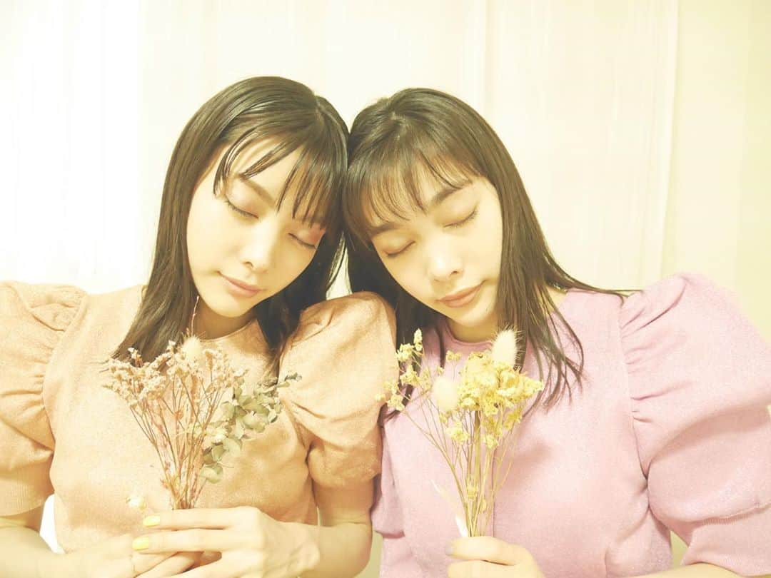 MIOさんのインスタグラム写真 - (MIOInstagram)「. twins💄💄 . . . #stayhome#hairmake#makeup#hairstyle#twins#twinstagram#portrait#photography#photographer#twins#ポートレート#双子#双子モデル#ヘアメイク#メイクアップ#カメラ好き#写真好き」5月20日 18時09分 - mio_abp