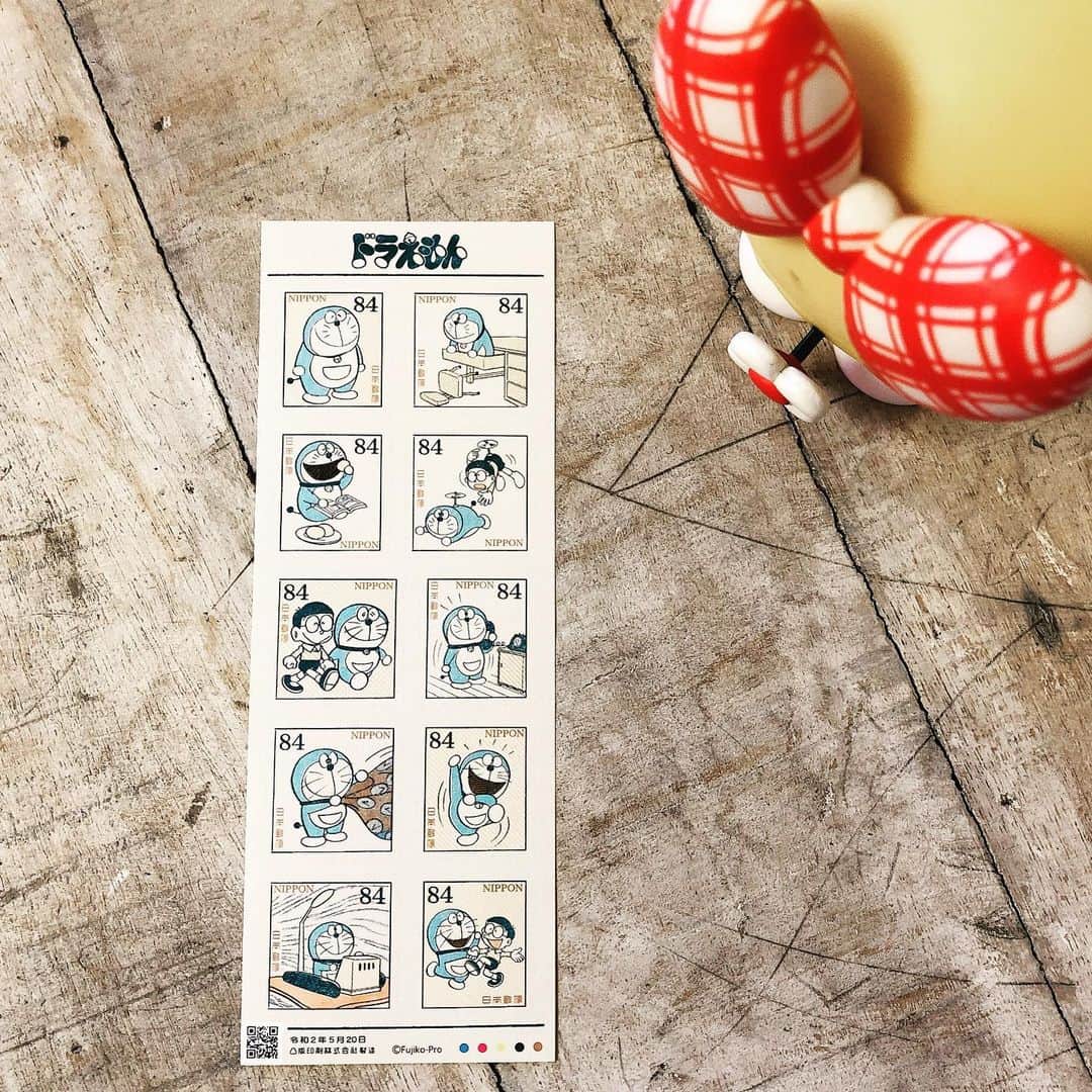千秋さんのインスタグラム写真 - (千秋Instagram)「おにいちゃんの切手を発売日に買いました。  #ドラえもん #ドラえもん切手 #ドラミちゃん #ドラミ #🎀」5月20日 18時24分 - chiaki77777