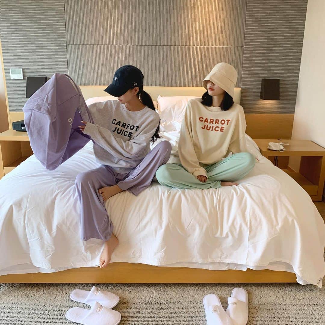 Chuuのインスタグラム：「💜츄 신상스포💜 이참에 트윈룩 도전??!!!👭🏼✨」