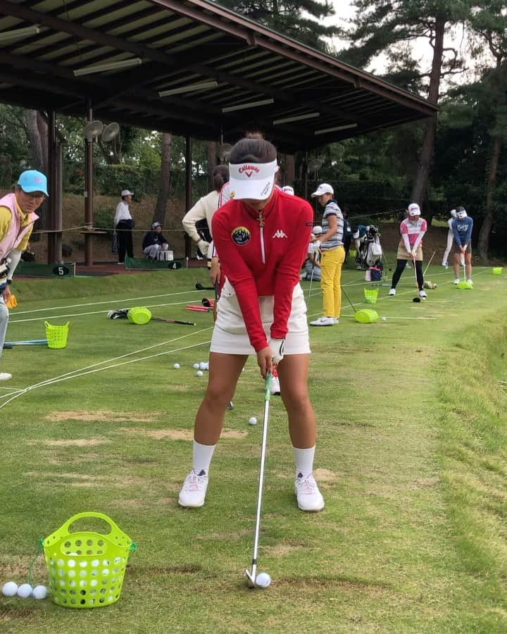 廣田真優のインスタグラム：「スイング集。☺︎ #6i  #ドライバー @kappa_japan_official  #kappa#kappagolf#phenix#kappajapan#nike#fujikura  #ゴルフスイング#ゴルフ#キャロウェイ#ゴルフ女子#ゴルフスイング動画#スイング動画」