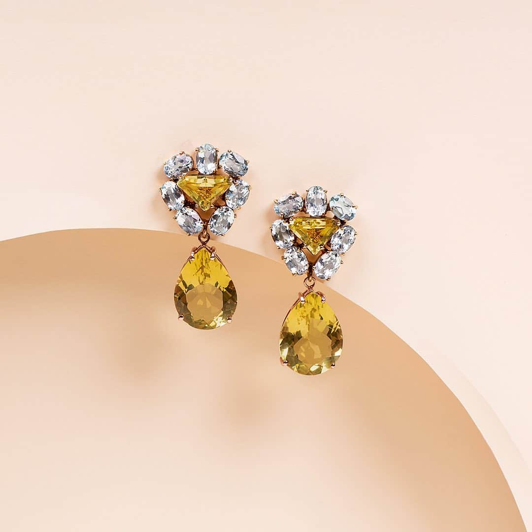 バトラー&ウィルソンさんのインスタグラム写真 - (バトラー&ウィルソンInstagram)「Blue Topaz Triangle and Lemon Quartz Drop Earrings. From our Fine Jewellery collection. Because we don’t just design Fashion Jewellery.... 👀」5月20日 18時40分 - butlerandwilson