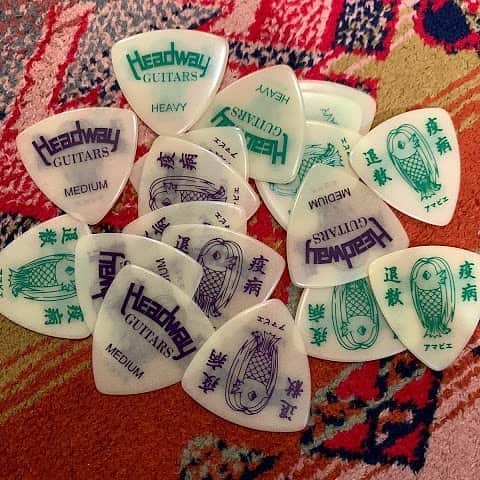 Deviserさんのインスタグラム写真 - (DeviserInstagram)「Headwayアマビエピック発売開始です！ 皆さま！大変お待たせいたしました！ Headwayアマビエピックが遂に入荷いたしましたよ～ 順次、店頭へ並んで参りますので、水色のポップを目印に探してみてください！！ https://deviser.co.jp/headway/content/2020520amabiepick  #deviser #headway #ヘッドウェイ #あまびえ #あまびえチャレンジ #アマビエ様 #アマビエ #アマビエチャレンジ #ピック#アコースティックギター #アコギ」5月20日 18時50分 - deviser2016