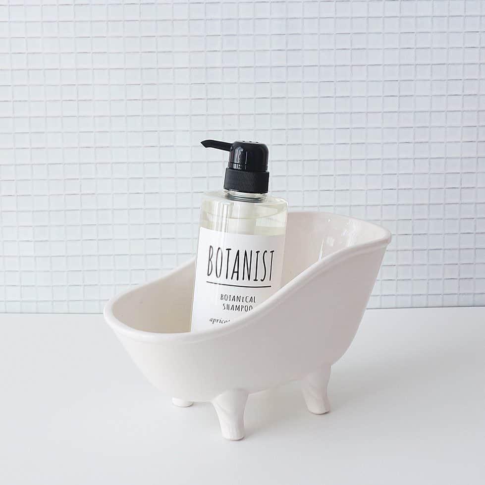 BOTANIST GLOBALのインスタグラム：「#timetorelax Bath time is your own quiet time where you can look back on the day and sort out your feelings, when you can relax as well as get rid of fatigue… 🌿 Choose your favorite skincare and hair care items to detoxify your body and mind!  Stay Simple. Live Simple. #BOTANIST ⠀ ⠀ 🛀@botanist_official 🗼@botanist_tokyo 🇨🇳@botanist_chinese」