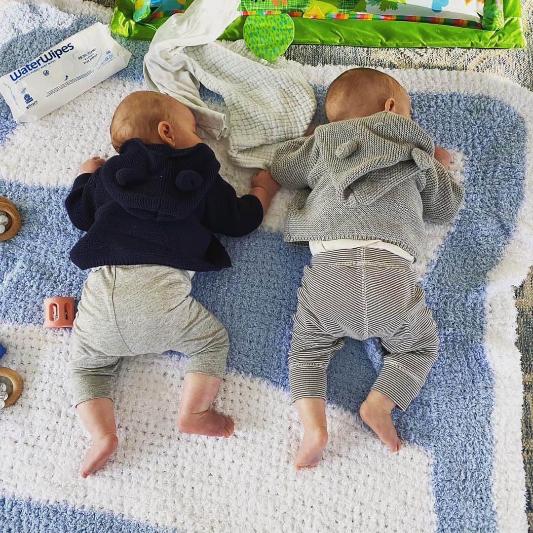 のインスタグラム：「3mo old today and wiped out 😴😴♥️♥️」