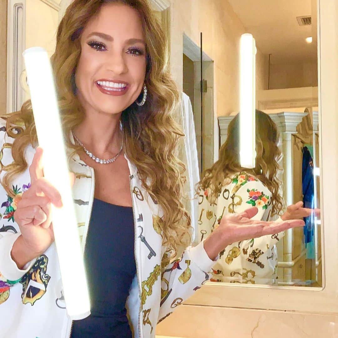 ジェニファー・ニコール・リーさんのインスタグラム写真 - (ジェニファー・ニコール・リーInstagram)「1️⃣ grateful to be surrounded by such @vipqueenswhoconquer 👑 private online miracle manifesting webinar! Sharing faith filled stories of how we never gave up, to crush fear and conquer our goals!2️⃣ Love the skin you are in! RSVP to www.WowYourWellness.com 3️⃣Let Their Be Light! New beauty partnership with Backstage Beauty Lights! Visit @jnlmakeup for more, & see link in bio! Discount code coming soon! 4️⃣Get DELUGEOUS! Use code JNL20 at delugecosmetics.com 5️⃣About 70 wooden high quality certified and metal label in graved plaques that have been in storage for now up and available at JNLVIPSHOP.com 6️⃣Natural Muscle 2009 , May these plaque magazine covers add some jolt of JNL to your office, Gym, or VIP room!7️⃣ instead of them being locked away in storage, I’d rather my fans and Fitness Friends Enjoy these are one of a kind Limited addition autographed merchandise.8️⃣ first ever Status Fitness magazine cover, one out of three covers I did for them. Very grateful!9️⃣ giving away a yoga wheel during my next online group coaching at @JNLGymVIP It Are used to be a VIP!🔟 enjoyed the shiny gold experience from the @JNLbyRogiani Collection by @ElisabettaRogiani 💛 before you close out your sale at JNLByRogiani.com , pop in code JNL15 to enjoy 15% off. 🙏🛎🦋 @jennifernicolelee @jnlfunfitfoodie @jnlgymvip @jnlmakeup @jnlmediaproductions @vipqueenswhoconquer  #JenniferNicoleLee #Fitness #Fashion #Luxury #Lifestyle #author #CoverModel #SuperModel #vipqueenswhoconquer #FitnessModel #Mogul #Blessed #worldwide  #God #JNLWorldwide #JNLGymVIP #JNLVIP #Makeup #JNLMakeUp #JNLMediaProductions #JNLFunFitFoodie #Foodie #Travel #TopInfluencer #Miami #network #queenswhoconquer #ShrippedInSolitary #QuarantineLikeaVIP」5月20日 10時43分 - jennifernicolelee