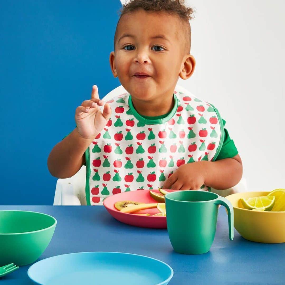 IKEA JAPANさんのインスタグラム写真 - (IKEA JAPANInstagram)「毎日の子どもの食事は大変。でもイケアの子ども用テーブルウェアを使うだけで、ハッピーな気分になれるかも。﻿ ﻿ カトラリーとカップは手に持ちやすく、お皿はすくいやすくデザインが工夫されています。﻿ 全品BPA（ビスフェノールA)不使用で、お子さまにも安心です。﻿ ﻿ #イケア #IKEA #ikeajapan #stayhome #おうち時間 #家でイケアとできること #テーブルウェア #食器 #子供用食器 #キッズプレート」5月20日 11時02分 - ikeajapan