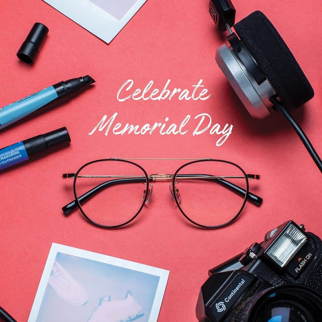 JINSさんのインスタグラム写真 - (JINSInstagram)「In honor and celebration of Memorial Day coming up soon, we want to continue to help as much as possible. ❤️💙We’re upping our Memorial Holiday discount to 15% Off. Use code MEMORIAL15 until May 31st! #memorialday #jinseyewear  Glasses featured: LCF-18S-039」5月20日 11時44分 - jins.usa