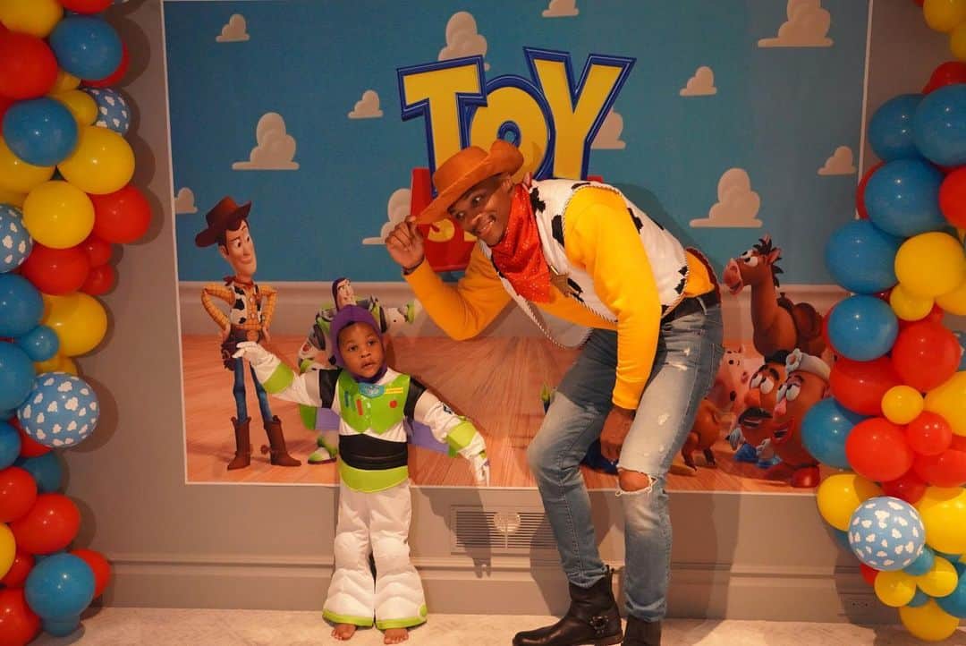 ラッセル・ウェストブルックのインスタグラム：「-To infinity and beyond-」
