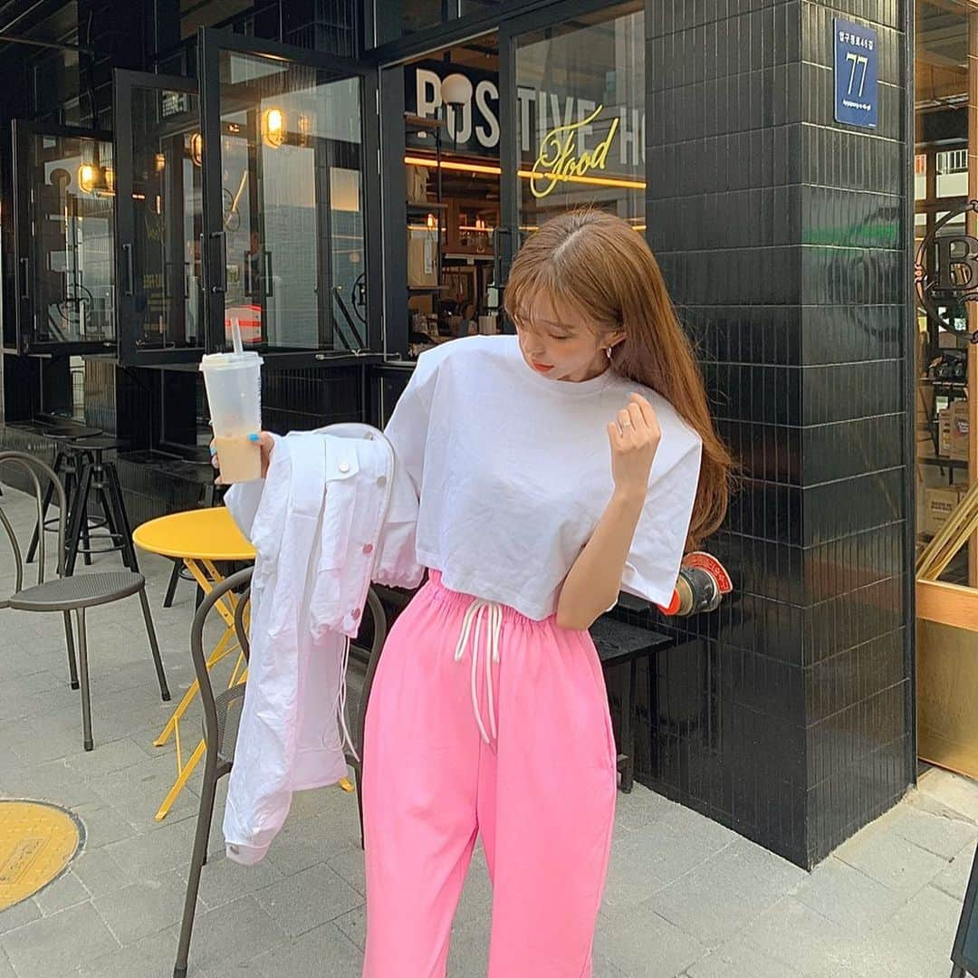 Son Ju Heeさんのインスタグラム写真 - (Son Ju HeeInstagram)「신나는 거 뭐 없을까? 👀💗 - - #리샵」5月20日 13時27分 - juhee__ss