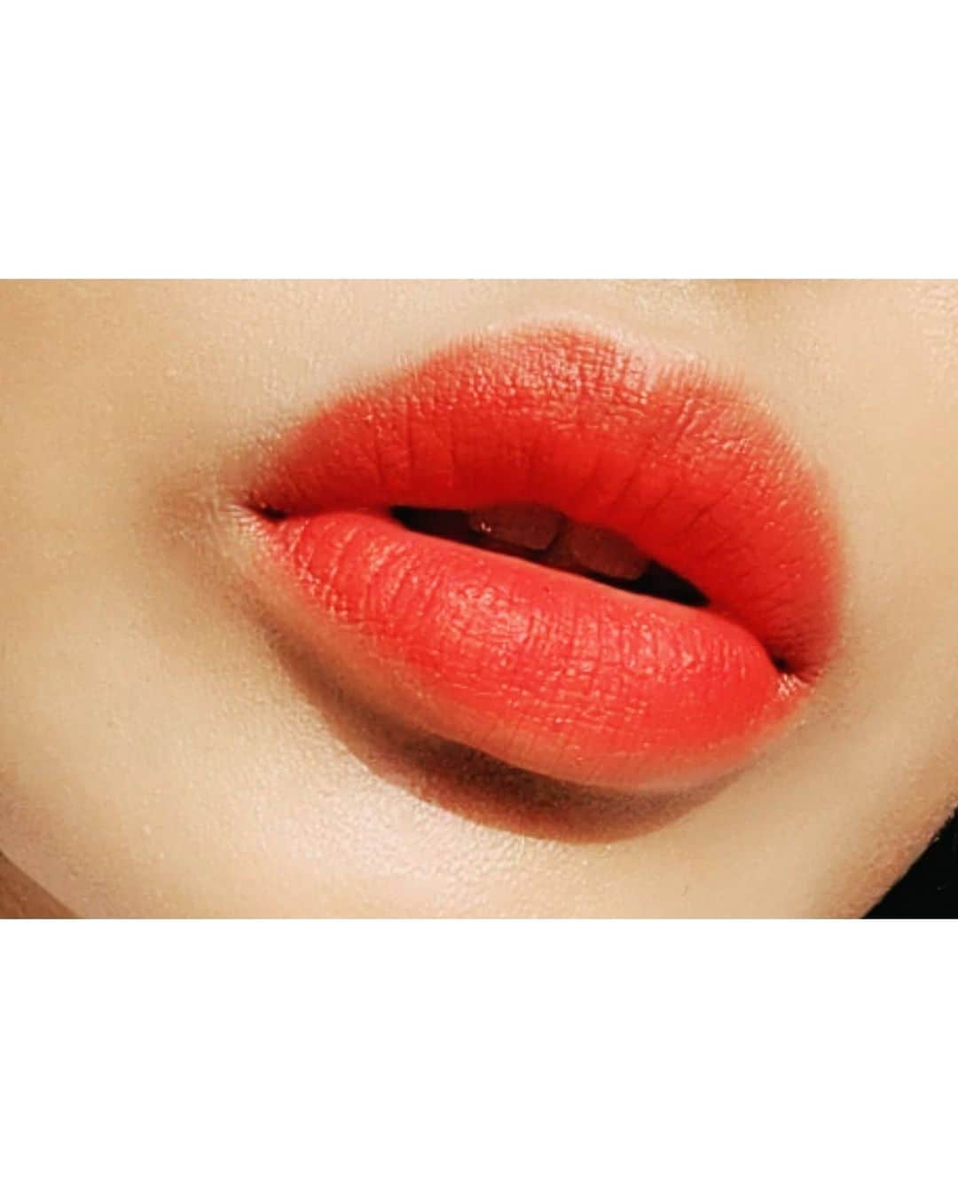 エナ さんのインスタグラム写真 - (エナ Instagram)「영국에서 온 색조 메이크업  립리퀴드 💄 섀됴 볼터치 립 가능 색깔도다양해서  데일리나 공연메이크업 다해버렷💋 . . . #림멜 #립아트그래픽 #rimmel #메이큰업 #데일리 #립 #lipstick  #liquid」5月20日 13時37分 - eunkyung.shin