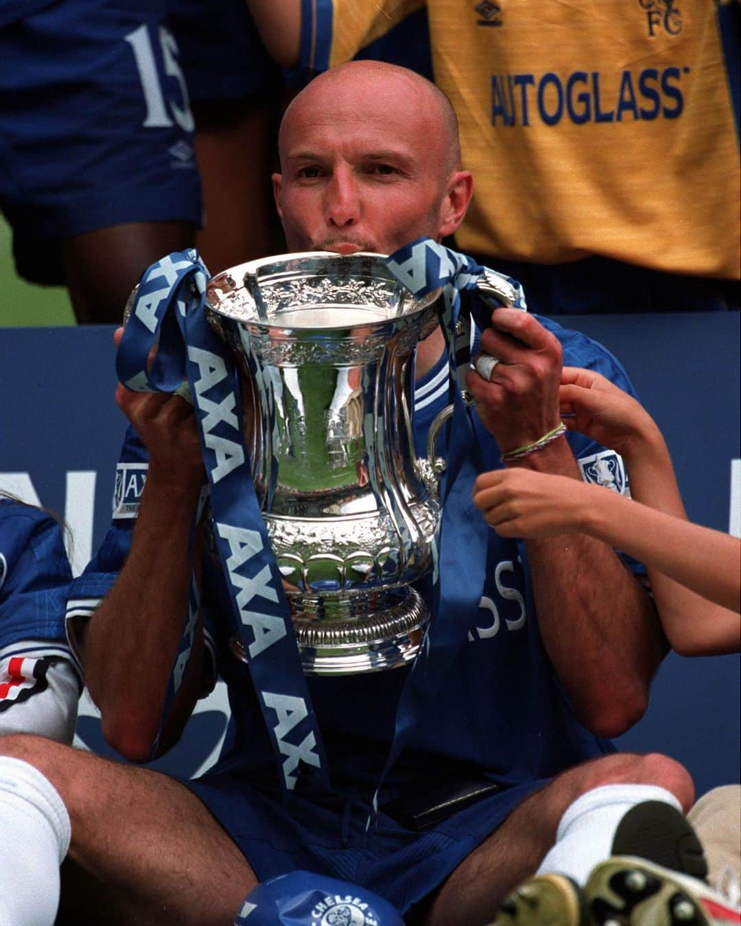 チェルシーFCさんのインスタグラム写真 - (チェルシーFCInstagram)「The first FA Cup winners of the century! 🏆💙 #CFC #Chelsea #onthisday」5月20日 19時19分 - chelseafc