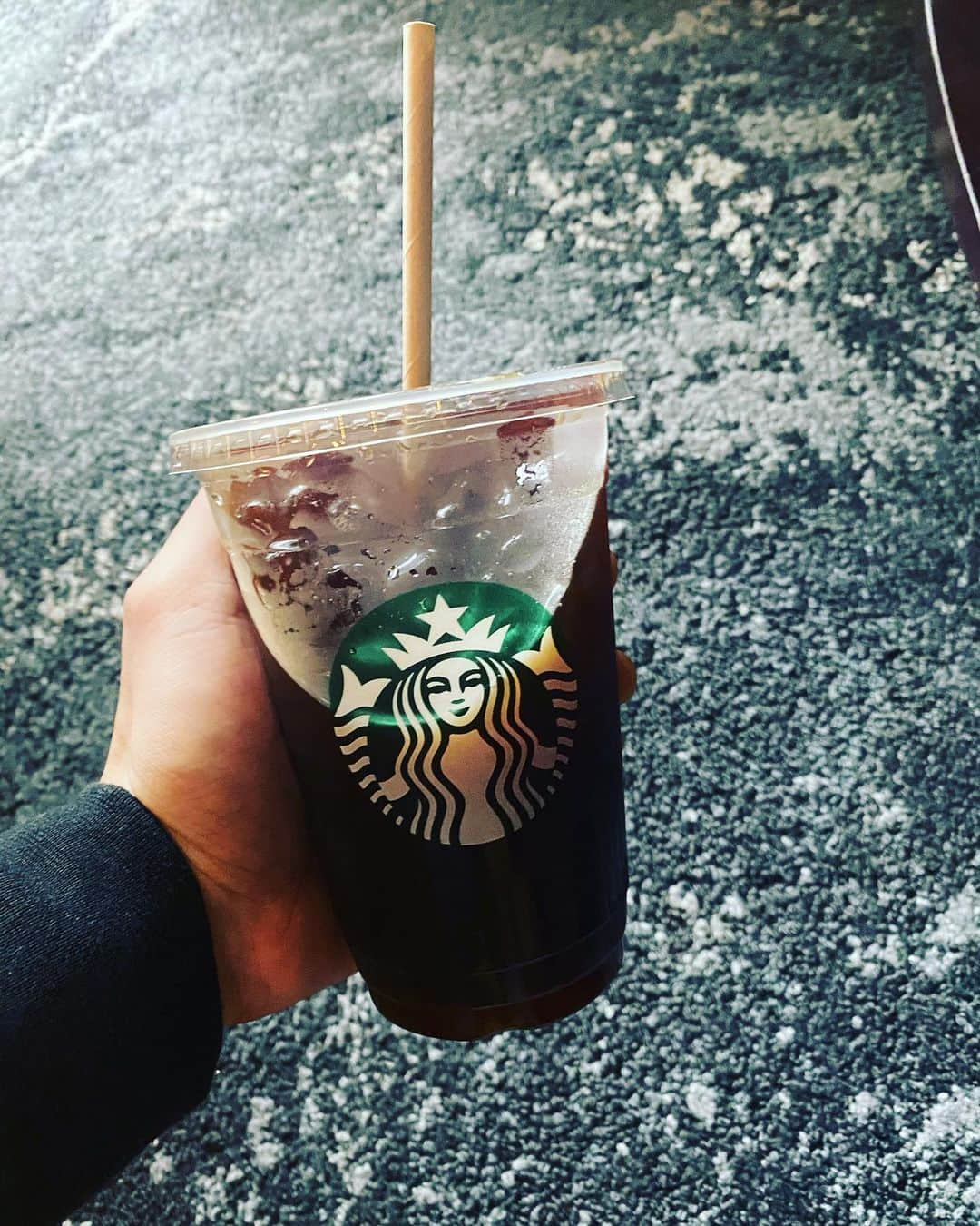 グァンス さんのインスタグラム写真 - (グァンス Instagram)「I’m Crying.. 涙がでる。。久しぶりの　#スタバ　#starbucks」5月20日 15時42分 - kwangsamak