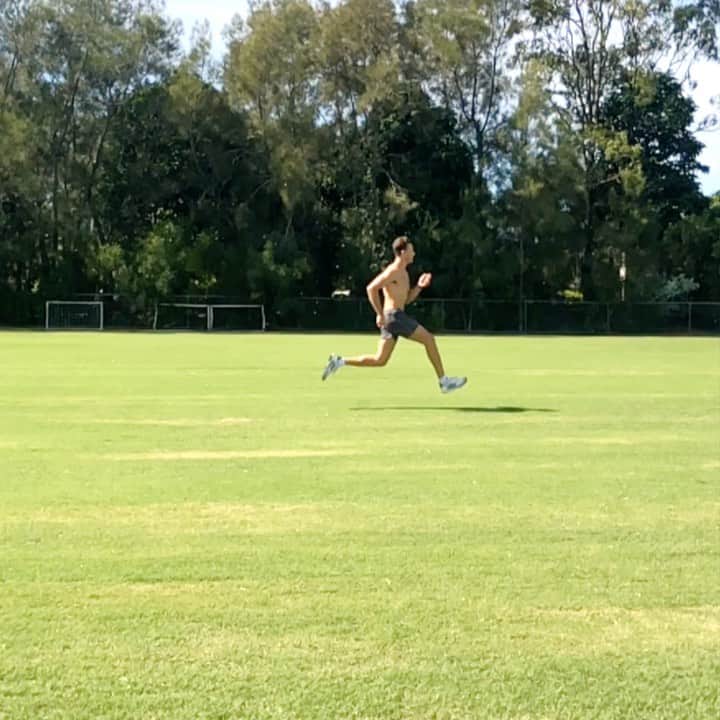 カーティス・マーシャルのインスタグラム：「When the content sucks but the edits dope 😎 @adidasrunning #running」