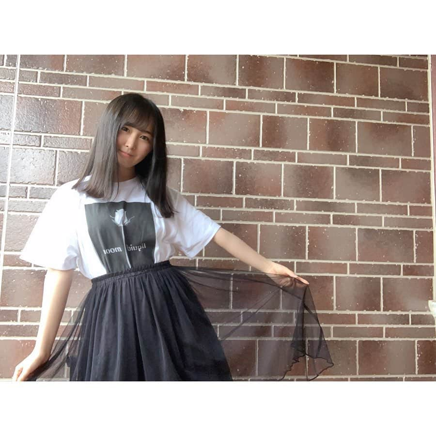 山邊歩夢さんのインスタグラム写真 - (山邊歩夢Instagram)「🖤🌹🤍 * * 今日のお洋服 * * #あゆーで #私服 #tシャツ #スカート #チェック柄 #liquid_moon #リキッドムーン #nature_dress_up」5月20日 16時21分 - ayuyamabe_official